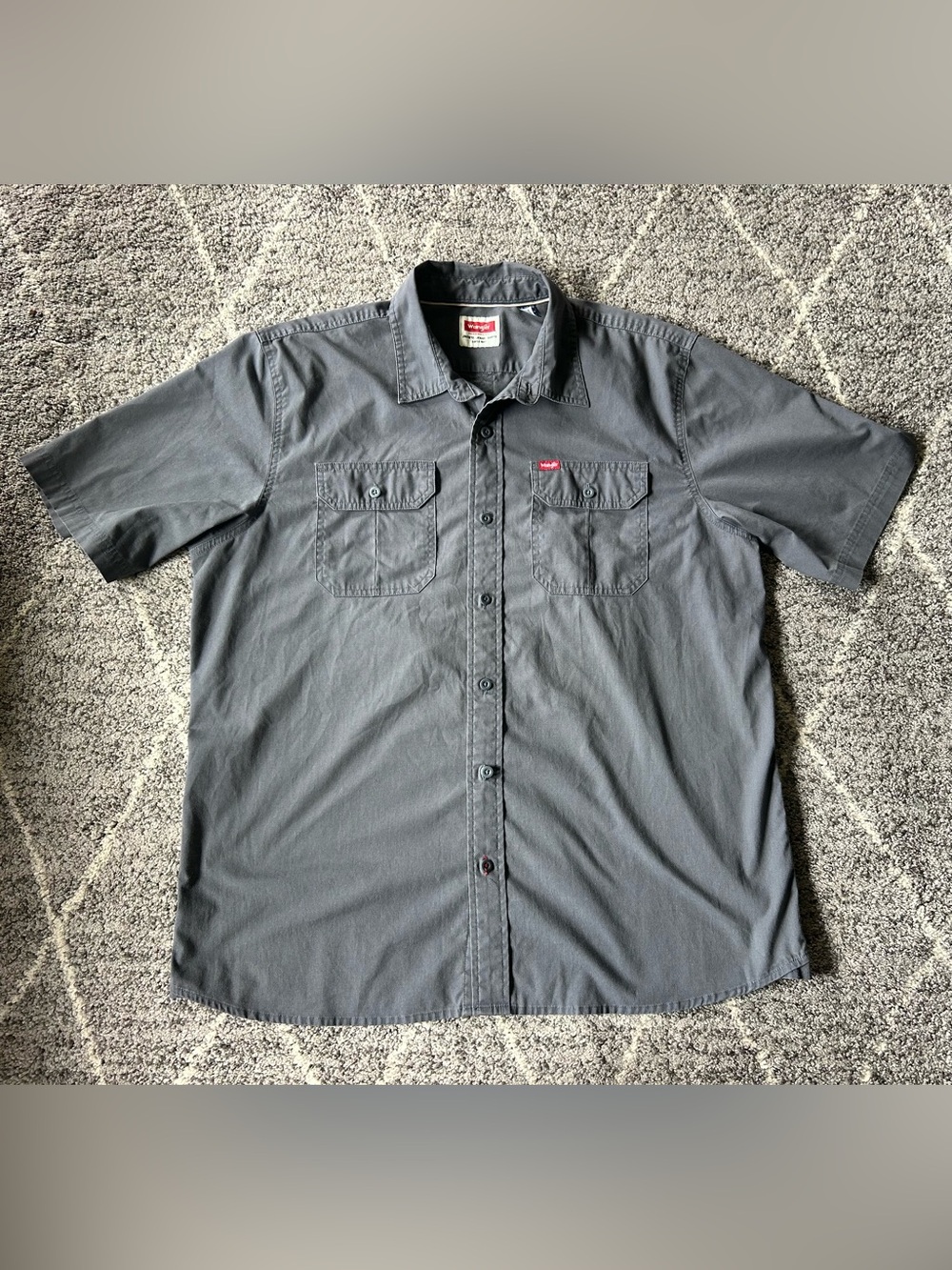 Wrangler Men's Dark Gray Button-Down Work Shirt Short Sleeve